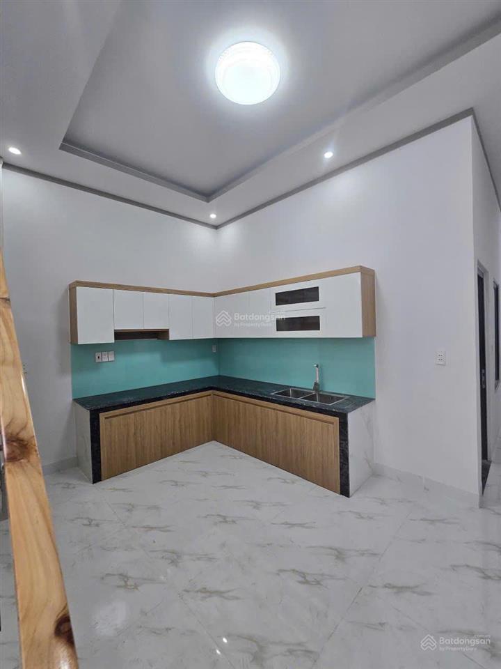 Bán gấp nhà 1 trệt 1 lầu sổ riêng thổ cư nằm gần khu du lịch bửu long