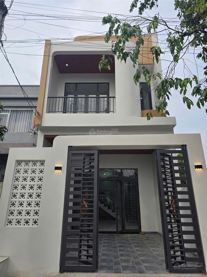 Bán gấp nhà 1 trệt 1 lầu sổ riêng thổ cư nằm gần khu du lịch bửu long