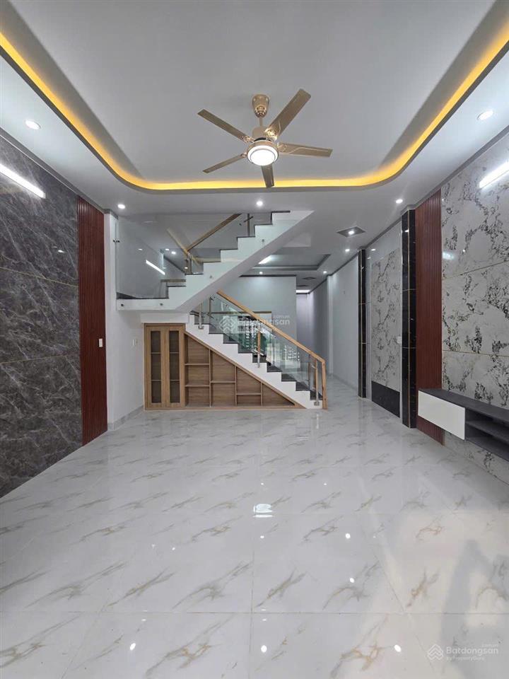 Bán gấp nhà 1 trệt 1 lầu sổ riêng thổ cư nằm gần khu du lịch bửu long