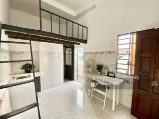 Phòng trọ sinh viên, sẵn máy lạnh, 28m2 dtsd, có gác cao cửa sổ, chỉ từ 3tr