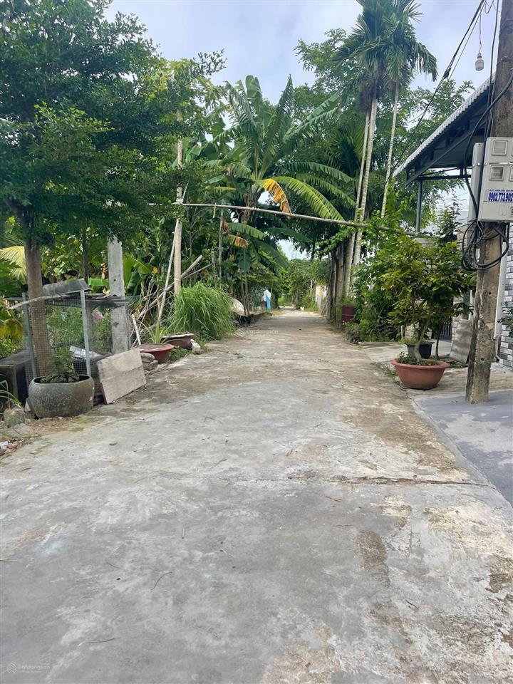 Chào bán lô bê tông siêu đẹp view hồ sen sạch đẹp. gần kcn, trường học, gần chợ đường ôtô