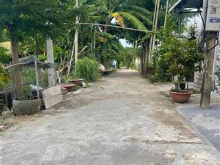 Chào bán lô bê tông siêu đẹp view hồ sen sạch đẹp. gần kcn, trường học, gần chợ đường ôtô