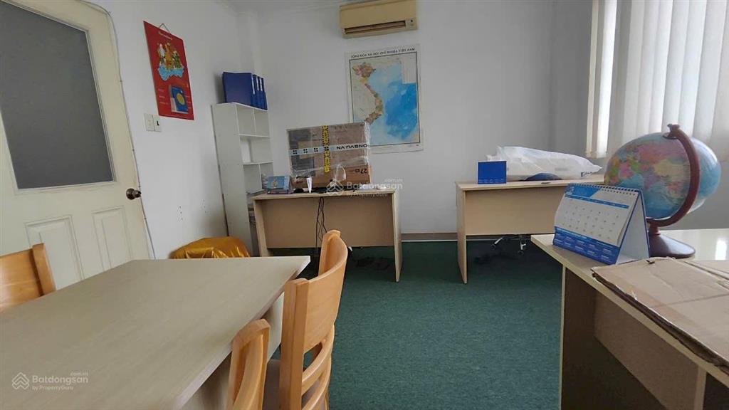 Văn phòng giá 4,5 triệu full bàn ghế,máy lạnh tòa nhà mặt tiền trường chinh góc trương công định,tb