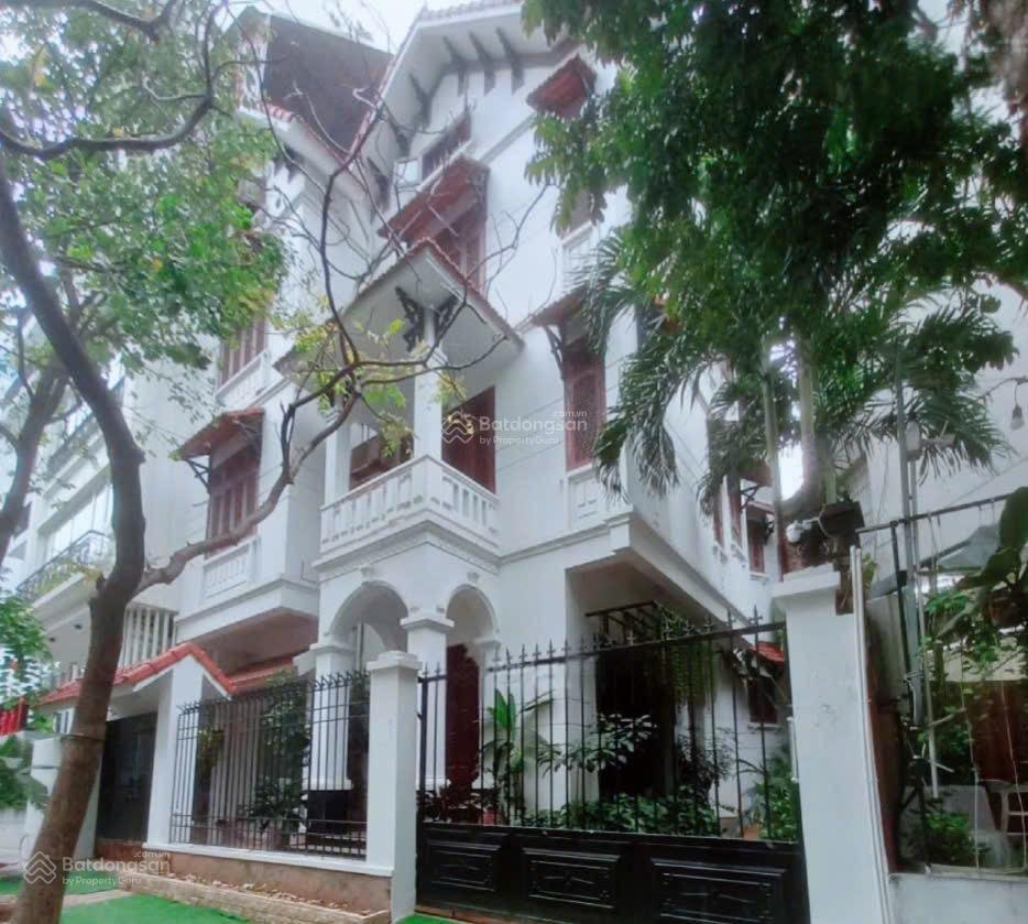 Cho thuê biệt thự mới làm vp hoặc ở. địa chỉ trung yên  yên hoà  cầu giấy