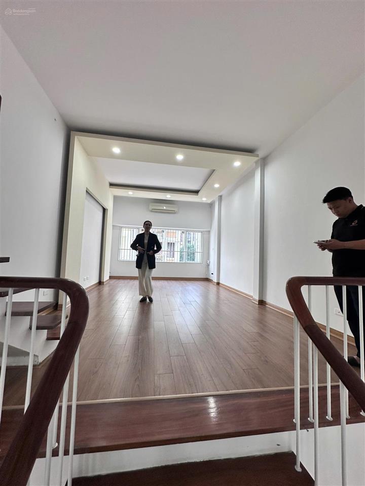 Cho thuê nhà liền kề 5 tầng 70m2 tại hoàng quốc việt, ngõ ô tô tránh