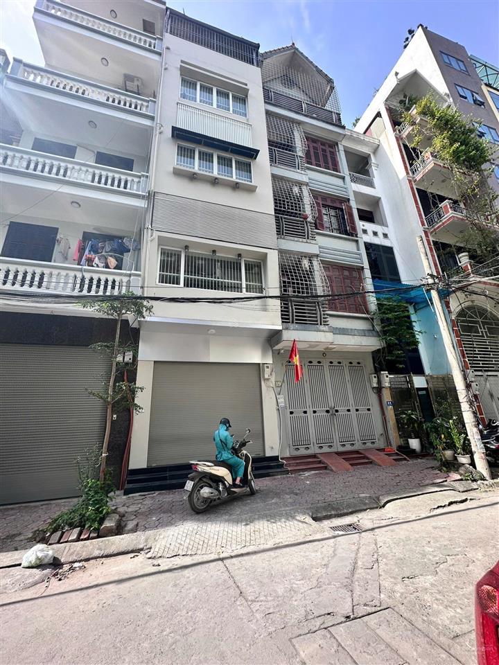 Cho thuê nhà liền kề 5 tầng 70m2 tại hoàng quốc việt, ngõ ô tô tránh