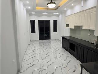 Chính chủ cho thuê nhà 50m2 x 6 tầng,thang máy.ô tô đỗ quanh nhà.tại phú diễn,btl