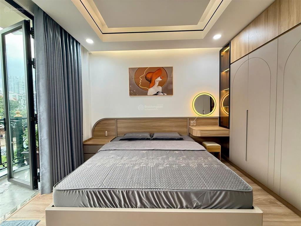 Cho thuê căn hộ 1 phòng ngủ quận 7, full nội thất, ban công lớn, gần rmit & lotte