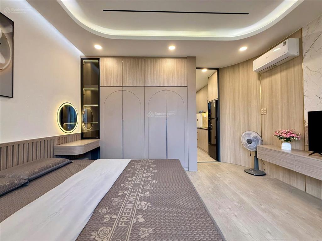Cho thuê căn hộ 1 phòng ngủ quận 7, full nội thất, ban công lớn, gần rmit & lotte