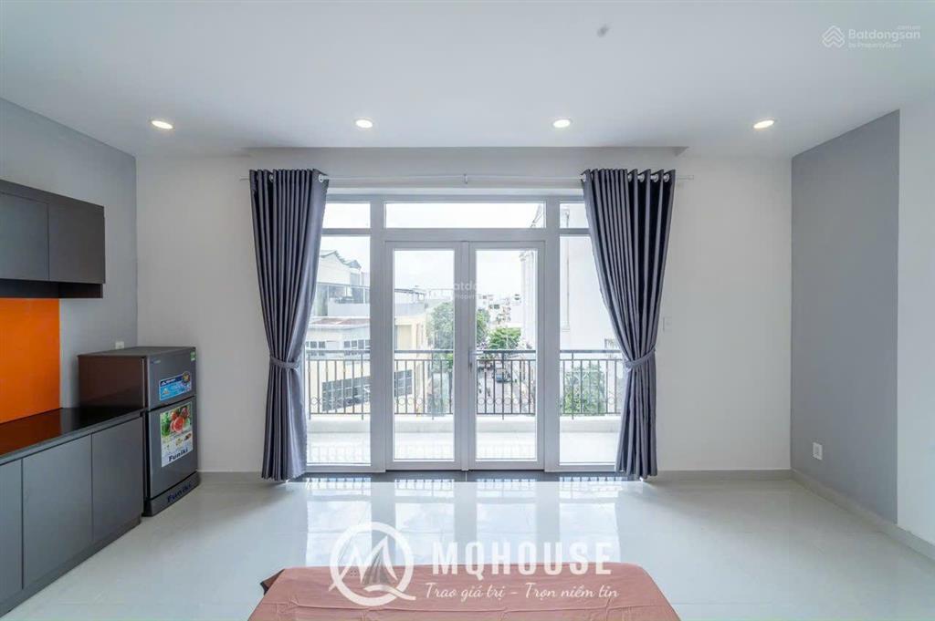 Căn hộ ban công đầy đủ nội thất 35m2 ngay công viên lê thị riêng