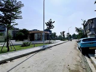 Bán đất tặng nhà 2 tầng nghi tàm  ngõ thông các ngả  gần công viên  62m  12 tỷ.