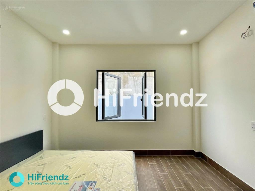 Còn 1p chdv rộng 35m2 full nội thất cửa sổ trời nằm ngay ngã tư bốn xã