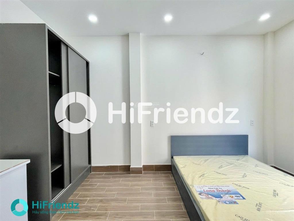 Còn 1p chdv rộng 35m2 full nội thất cửa sổ trời nằm ngay ngã tư bốn xã