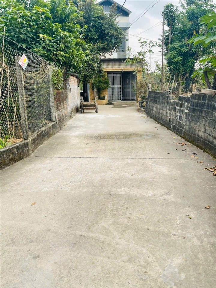 Bán lô đất 93,5 m2 ở trạch mỹ lộc, cách trục chính 30.đường vào đất rộng thênh thang.