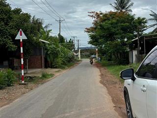 Bán đất mặt tiền ngay sát khu công nghiệp chà là đường nhựa qh 32m giá  1.250 tỷ 0982 238 ***