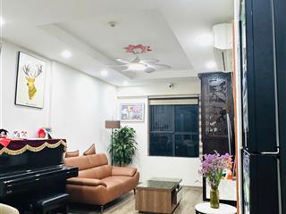 Cần bán căn 2pn thái hà giá chỉ 4,8 tỷ tầng trung, sẵn sổ, có slot ô tô, còn thương lượng