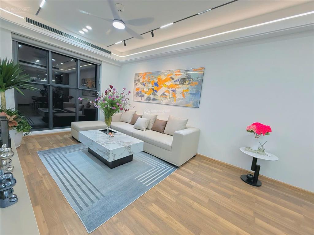 Cần bán căn 2n tại an bình city. tầng trung sẵn sổ,full đồ. giá chỉ 7,4 tỷ còn thương lượng