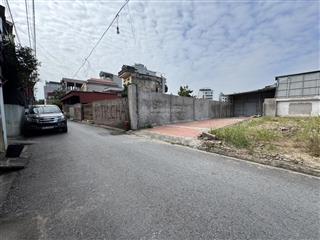 Mặt ngõ, ô tô tránh, mặt tiền rộng, sát công viên cự khối long biên, gần cầu thanh trì.