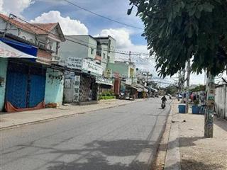 10 tỷ 500 thương lượng, bán nhà 3 tầng, mặt tiền kinh doanh, diện tích  ngan 5 mét  dài 20 mét.