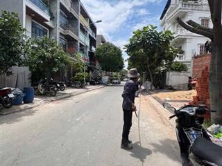 11 tỷ 800 thương lượng, bán nhà mới 4 tầng mặt tiền kinh doanh, diện tích  ngan 13 mét  dài 12.