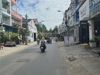 10 tỷ 500 thương lượng, bán nhà 4 tầng mặt tiền kinh doanh, dt ngan 4 mét  dài 18 mét.