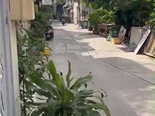6 tỷ 400 thương lượng, bán nhà ngon 2 tầng, đường 6 mét thông, diện tích  ngan 4 mét  dài 19 mét