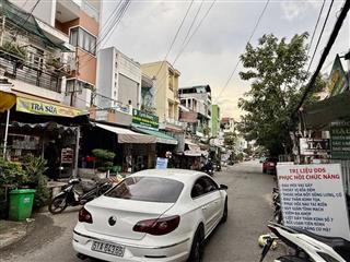 10 tỷ 500 thương lượng, nhà 4 tầng mặt tiền kinh doanh, diện tích  ngan 4,62 mét  dài 19 mét.