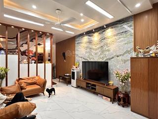 Bán nhà hoàng hoa thám,nhà đẹp,ở luôn, chủ làm ăn phát đạt,6pn, vườn nướng bbq, 46m 9.35tỷ 03367125