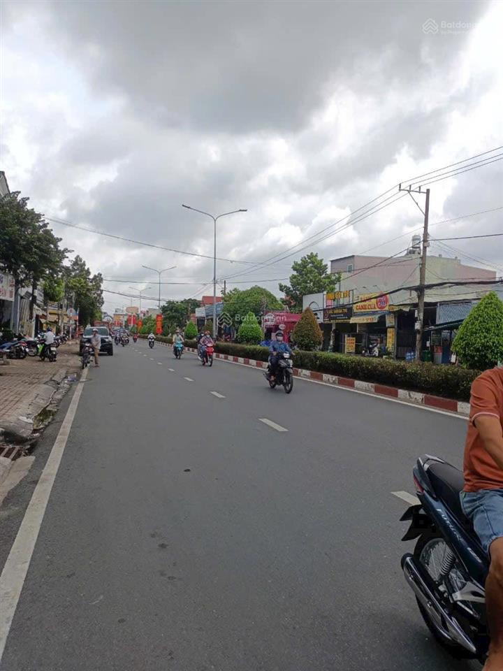 Bán mặt tiền kinh doanh vip của tp dĩ an con đường huyết mạch .giá iu thương