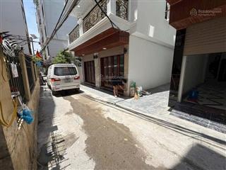 Bán nhà riêng tại lạc long quân, 32,5 tỷ, 96m2, 6pn, 4wc, nhiều tiện ích đẹp