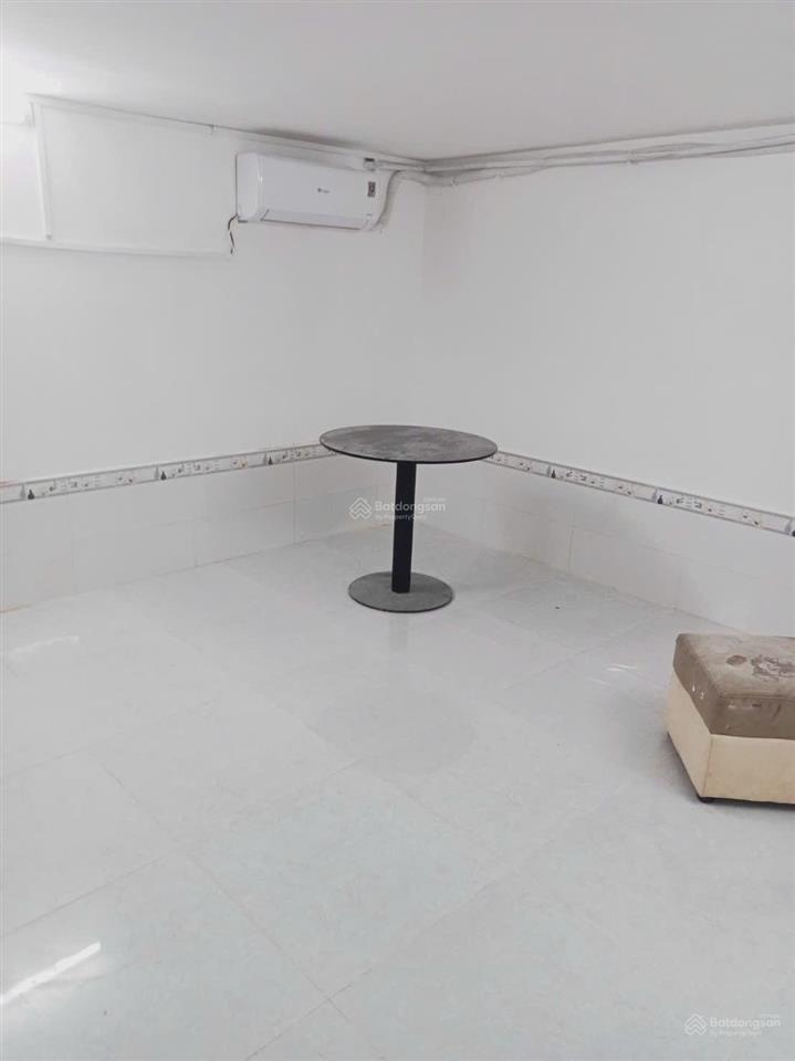 2 tầng huỳnh tấn phát ngay trường học lâm văn bền thị trấn nhà bè, trước nhà 3.5 m, tầng 2 máy lạnh