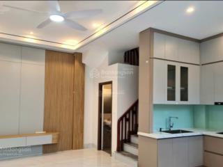 Tôi cần bán nhà tại đặng vũ hỷ việt hưng (long biên) diện tích 35m2, 5 tầng, 3 ngủ đủ công năng