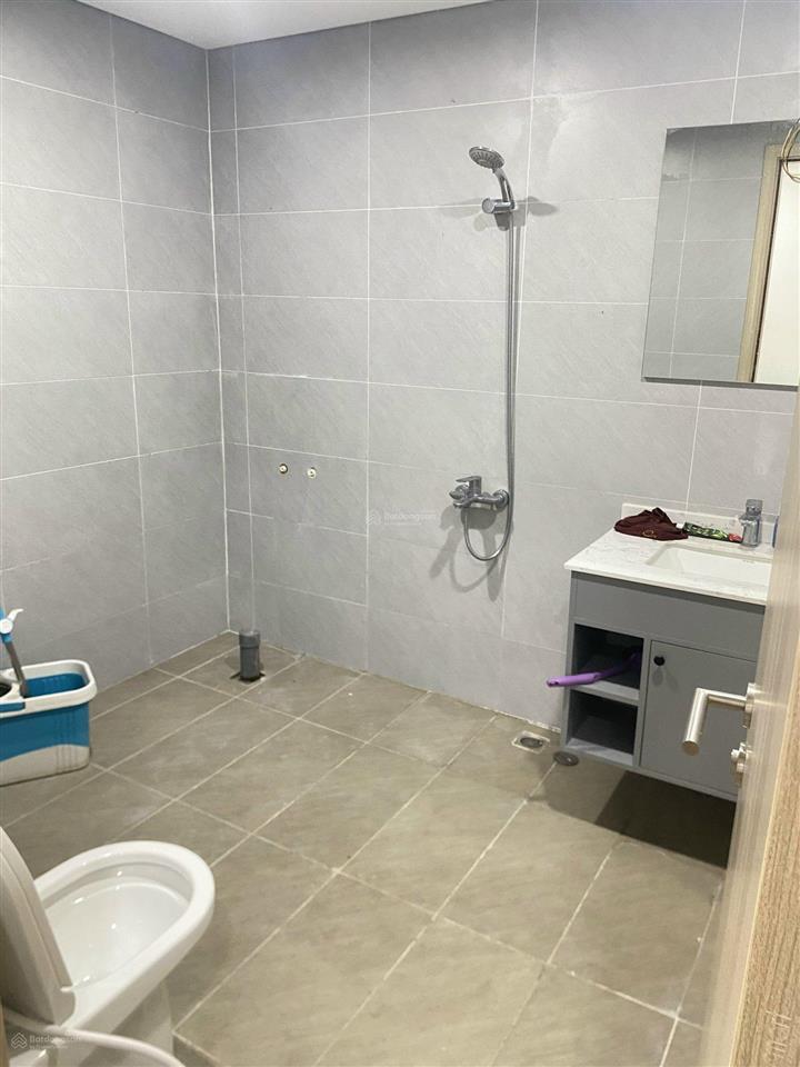 Chính chủ cho thuê căn 3pn  diện tích 100m2, giá thuê chỉ 16 triệu/th full đồ, ở luôn, có slot xe