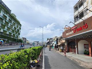 Bán nhà mặt tiền ngay cầu chà và phường 11 quận 8