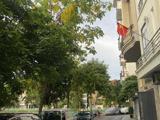 Biệt thự sân vườn ô tô phố yên hoa hồ tây cách 1 nhà ra phố dt 165m2  mt 11m giá đầu tư 50 tỷ