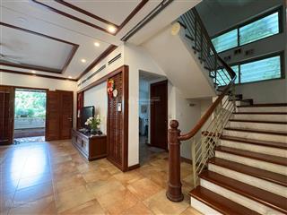 Bán nhà phân lô ô tô tránh dừng đỗ ngày đêm vỉa hè thang máy lạc long quân dt 236m*7 tầng chỉ 58tỷ