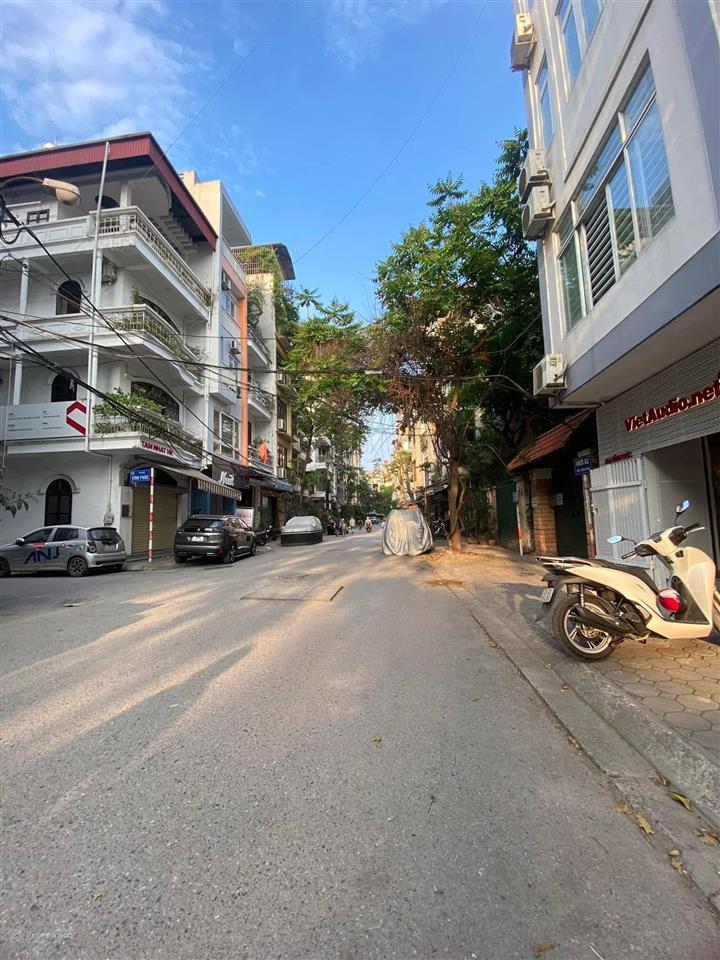 Chính chủ bán nhà vĩnh phúc phân lô vỉa hè đường rộng 15m to hơn phố thông tứ tung dt 45m giá 18tỷ