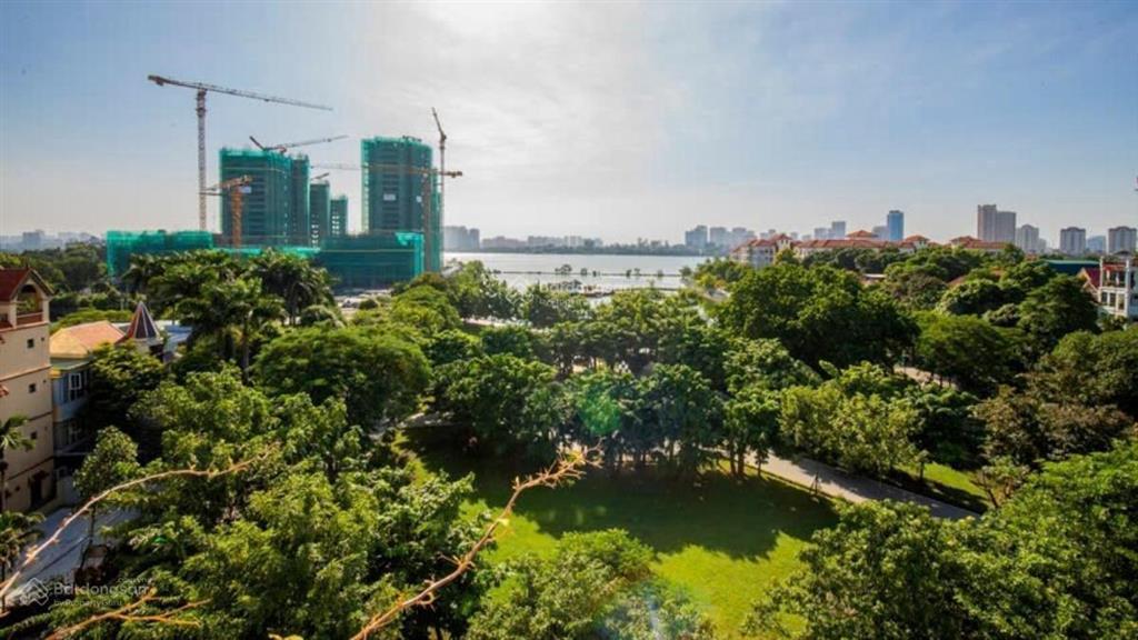 Toà apartment quảng bá vỉa hè view hồ tây 2 mặt tiền ô tô tránh dừng đỗ ngày đêm dt 140m giá 100tỷ