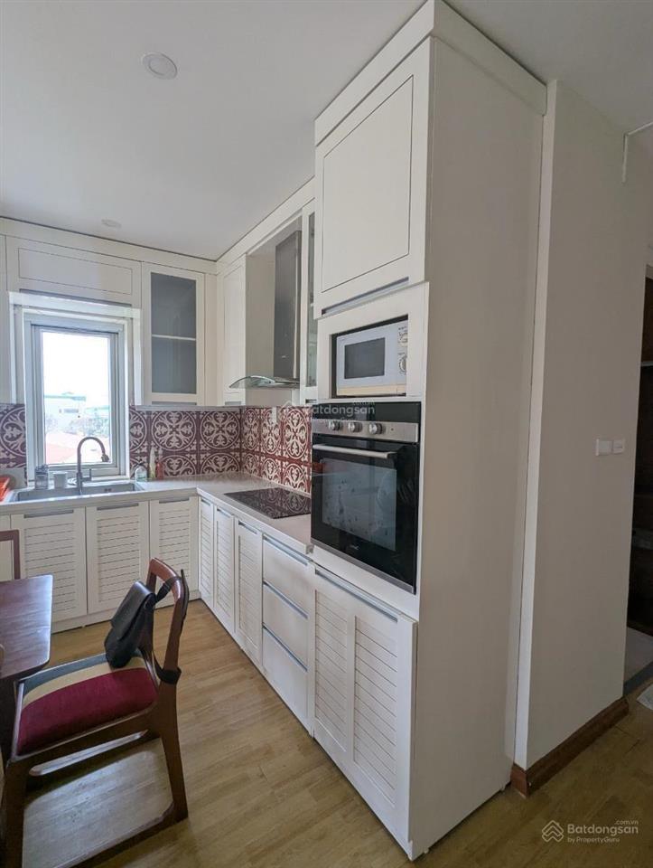 Toà apartment quảng bá vỉa hè view hồ tây 2 mặt tiền ô tô tránh dừng đỗ ngày đêm dt 140m giá 100tỷ