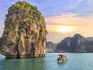 Bán nhà mặt phố hoàng quốc việt tp hạ long dt 1378mmt30m giá 130tỷ. hàng xóm sunworld vinpearl