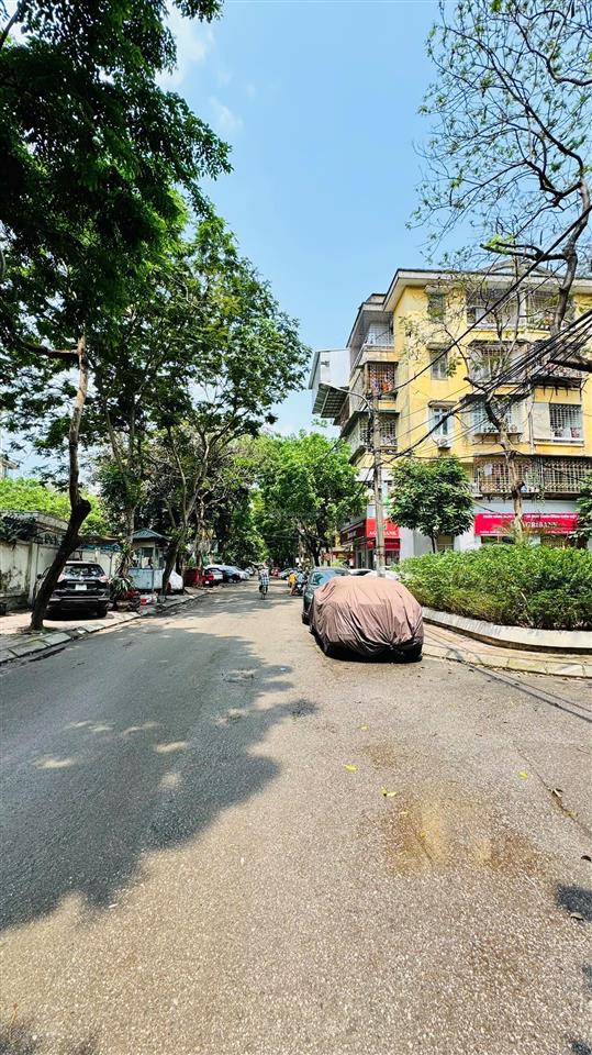 Chính chủ bán căn hộ duplex vĩnh phúc vỉa hè 4m lô góc ô tô tránh kinh doanh dt 108m2 giá 12,5 tỷ