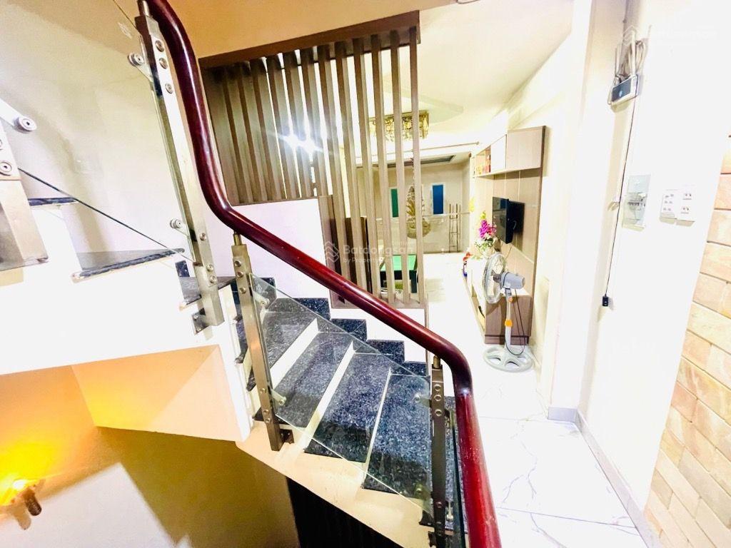 Bán nhà hxh trần bình trọng, q5, dt 38 m2, 5 tầng, nội thất cao cấp hiện đại, gía nhỉnh 7 tỷ