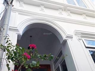 Bán homestay 14 phòng đối diện chợ đà lạt, hẻm xe máy cách đường lớn 50m, đường bằng không dốc