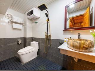 Bán khách sạn trung tâm phố cổ sapa đường mường hoa view núi  giá chỉ 13,8 tỷ