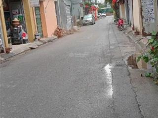 10.6 tỷ / 80 m2/5.3 m tiền/ thạch bàn. ô tô chánh