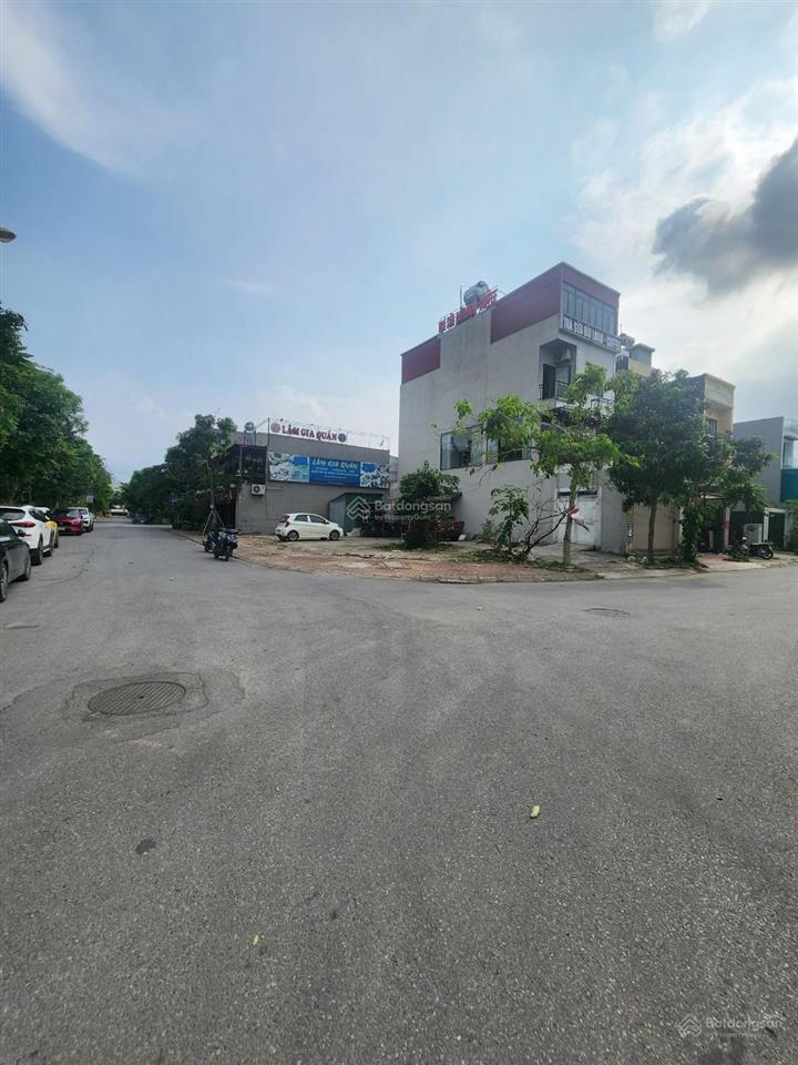 31 ha trâu quỳ/ 226 m2/ 36.4 tỷ phân lô vỉa hè lô góc