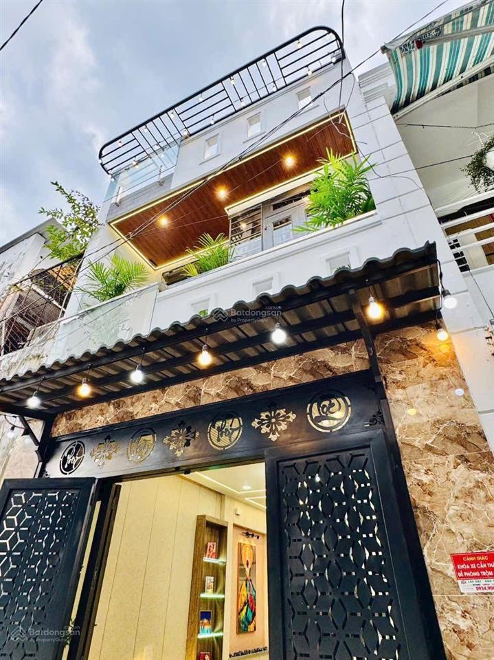 Giảm mạnh nhà 35m2 xây 2 tầng lý chính thắng,q3 giá 2 tỷ020. gần cầu công lý, hẻm 5m, sổ sẵn