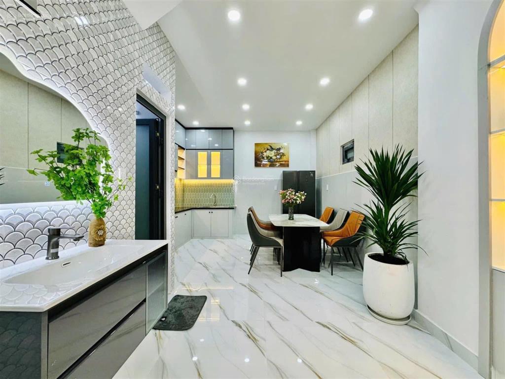 Sang úc định cư! bán nhà 57m2 đường trần não,q2 giá 3tỷ250. gần cầu sài gòn. hẻm 8m. sẵn sổ