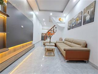 Nhà đẹp  gần phố  2 thoáng vĩnh viễn  cửa sổ các phòng  tiếp giáp mai độngtam trinh  lĩnh nam