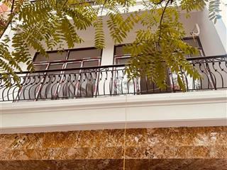 Bán nhà mặt phố trung hòakinh doanhvỉa hèô tô tránhthang máynội thất siêu đẹp95m  40 tỷ.